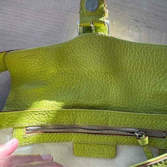 Rare Michael Kors Tri-Color Small Woven Leather Shoulder Bag - Picture 14 of 15